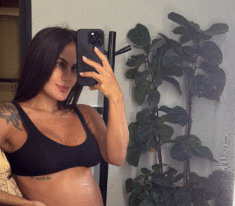 Imagem do post Carol Peixinho exibe barrigão de grávida e surpreende; veja cliques