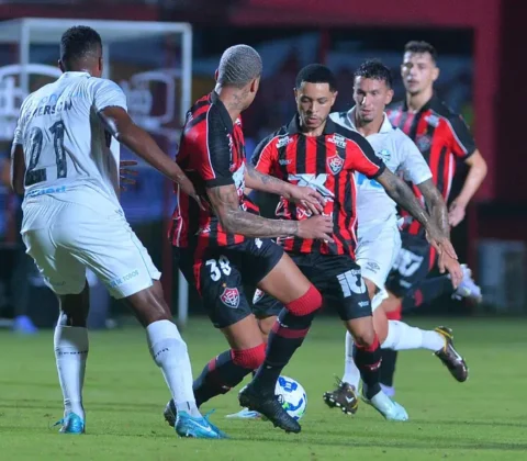 Imagem do post No Barradão, Vitória e Grêmio empatam por 1 a 1