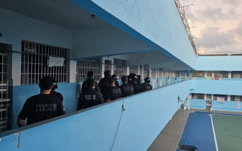 Imagem do post Ação integrada transfere líder de facção e desarticula esquema criminoso no sul da Bahia