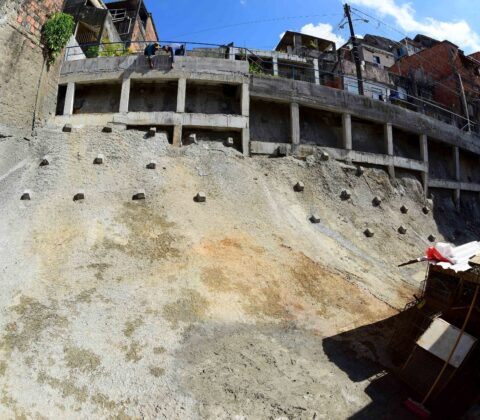 Imagem do post Prefeitura entrega mais duas contenções de encosta e chega a 551 áreas protegidas em Salvador