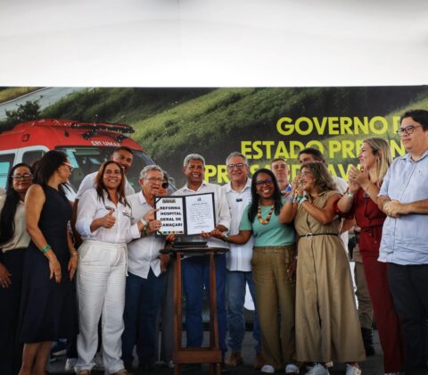 Imagem do post Jerônimo anuncia R$ 245 milhões para Bahiafarma e rede de saúde de Camaçari