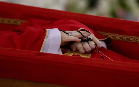 Imagem do post Rito de fechamento do caixão do papa ocorre nesta sexta-feira