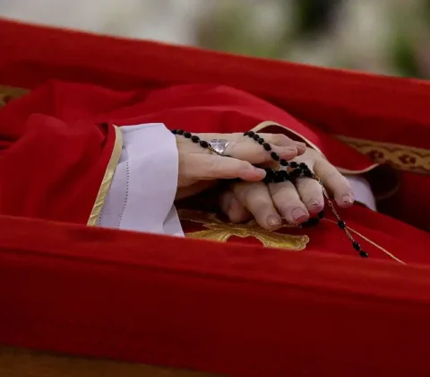 Imagem do post Papa Francisco: velório é aberto ao público no Vaticano