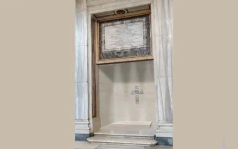 Imagem do post Túmulo do papa foi feito com pedra da região de seus avós, na Itália