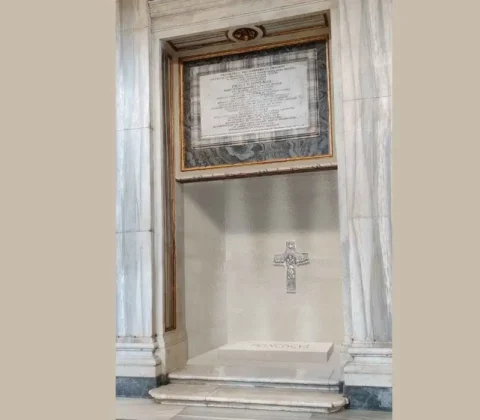 Imagem do post Túmulo do papa foi feito com pedra da região de seus avós, na Itália