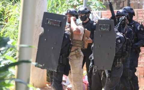 Imagem do post Tancredo Neves: Bandido que fez mulher refém é preso com arma e munições em ação do BOPE