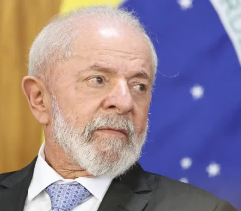 Imagem do post Lula veta trechos de lei que podiam esconder salários de juízes