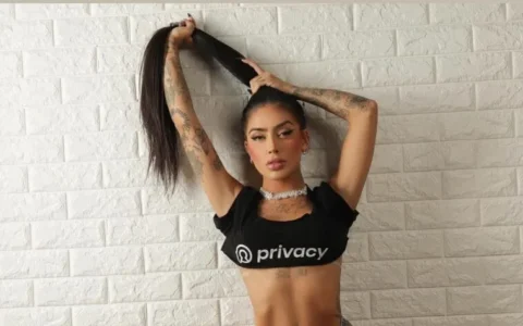 Imagem do post MC Mirella abre o jogo e fala sobre rivalidade no mundo +18