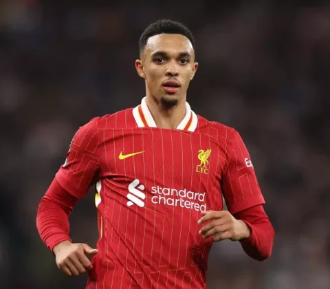 Imagem do post Alexander Arnold anuncia saída do Liverpool após 20 anos