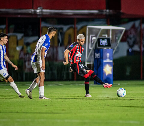 Imagem do post Veja onde assistir e as prováveis escalações de Cerro Largo x Vitória