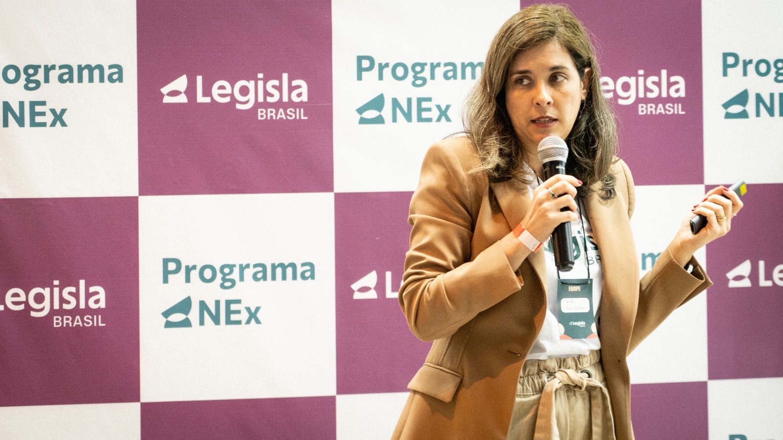 Workshop em Salvador capacita lideranças femininas para política
