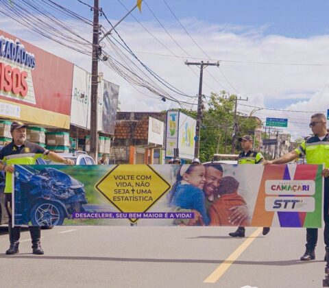 Imagem do post STT de Camaçari encena acidentes de trânsito em ação educativa do Maio Amarelo