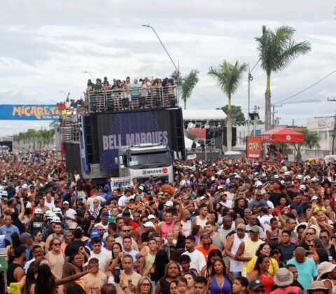 Imagem do post Micareta de Feira reúne 350 mil pessoas no primeiro dia