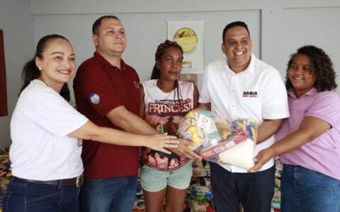 Imagem do post Micareta de Feira: PM entrega quatro toneladas de alimentos para Bahia Sem Fome