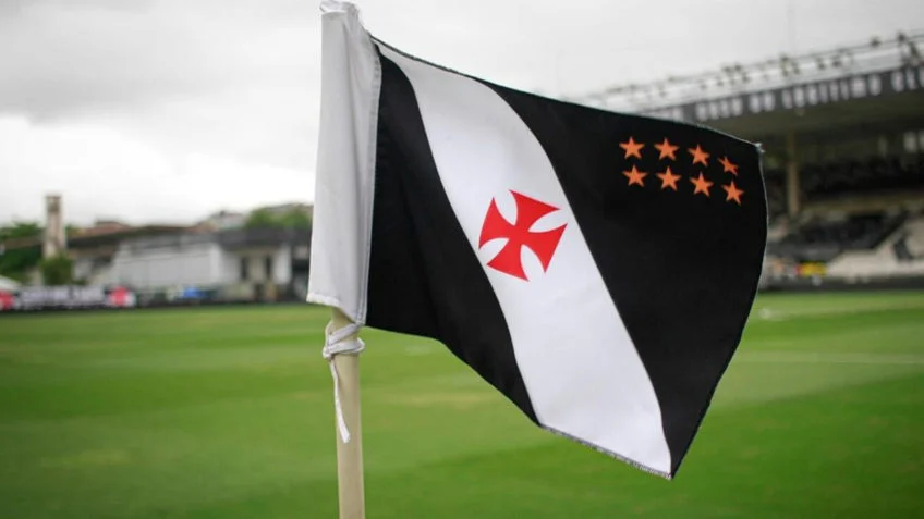 Após tentar Carpini, Vasco define novo técnico para a temporada; saiba quem