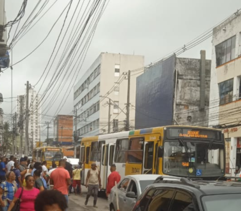 Imagem do post Idoso é baleado durante assalto a ônibus na Djalma Dutra