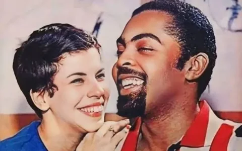 Imagem do post Gilberto Gil beija corpo de ex-mulher durante velório