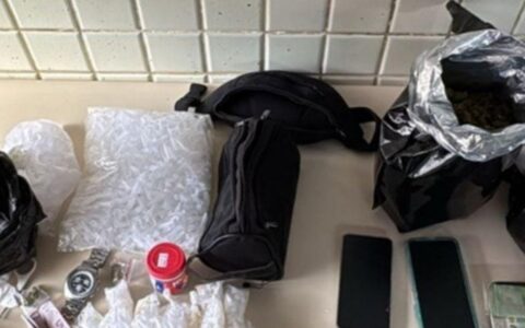 Imagem do post Dois suspeitos de tráfico de drogas são presos pela PM em Salvador