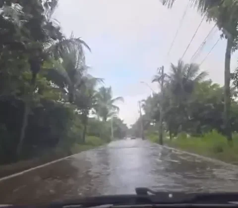 Imagem do post Rio Ipitanga transborda e causa transtorno aos moradores de Lauro de Freitas