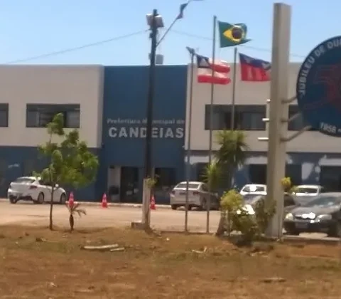 Imagem do post Escândalo: Candeias gasta R$ 3 milhões em descartáveis e oposição critica “limpeza”