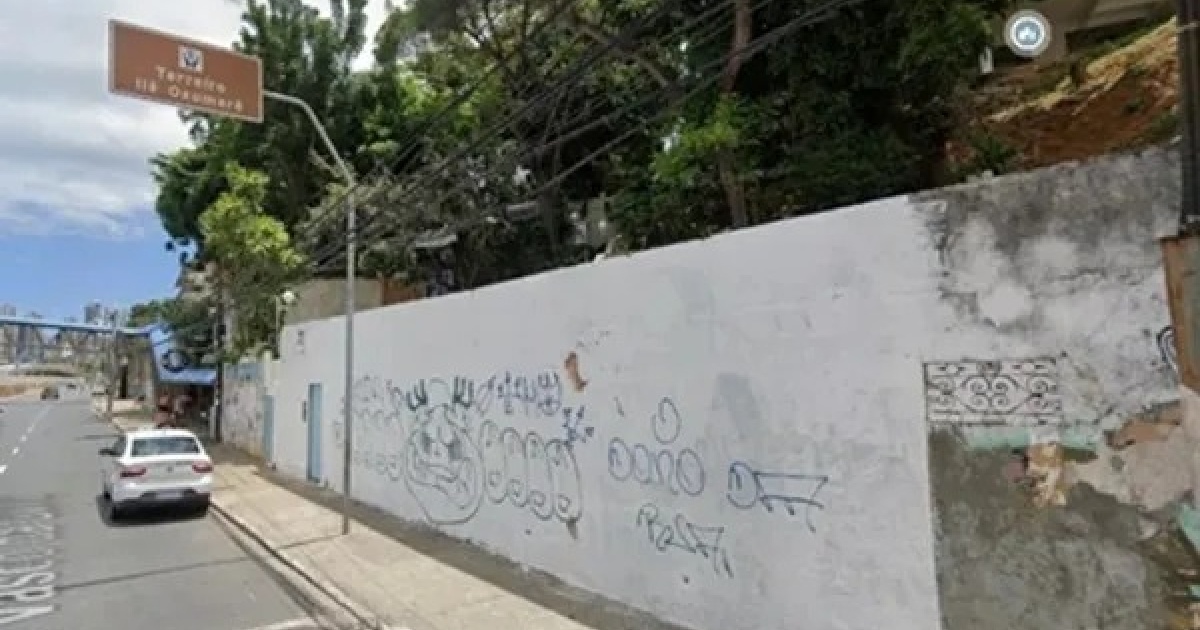 Membros da Bamor picham terreiro de candomblé em Salvador