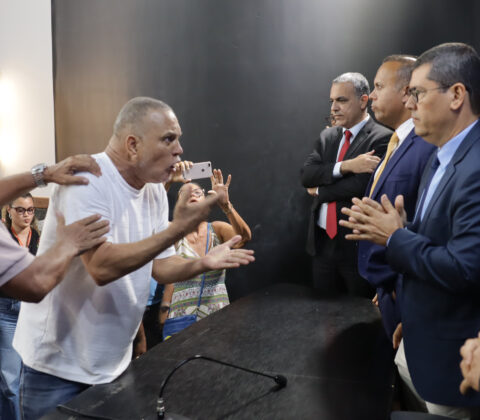 Imagem do post Invasão na Câmara: veja o que dizem vereadores sobre o caso