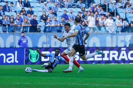 Em jogo polêmico, Bahia perde contra Grêmio