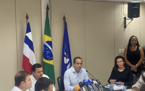 Imagem do post Bruno Reis diz que reajuste é “maior do Brasil” e faz apelo aos professores