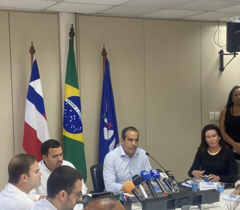 Imagem do post Bruno Reis diz que reajuste é “maior do Brasil” e faz apelo aos professores