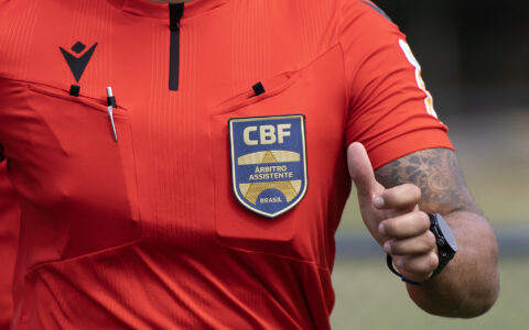 Imagem do post CBF define arbitragem para Bahia e RB Bragantino pelo Brasileirão