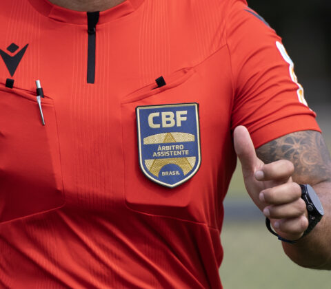 Imagem do post CBF define arbitragem para Bahia e RB Bragantino pelo Brasileirão