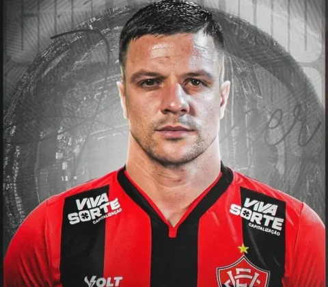Imagem do post Renato Kayzer perto de estrear pelo Vitória após recuperação de lesão e pode reforçar o time na Copa Sul-Americana