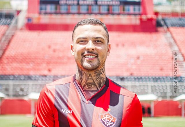 Sem espaço no elenco, Thiaguinho se despede do Vitória após breve passagem