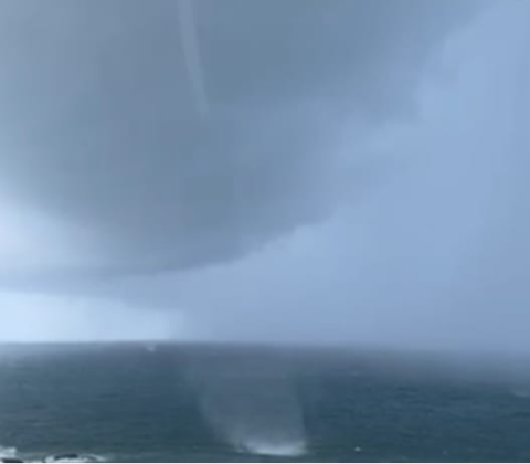 Imagem do post Em meio às fortes chuvas, Salvador registra formação de tromba d’água na Barra