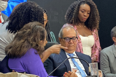 Imagem do post Em meio à protestos, presidente da Câmara busca consenso entre Executivo e professores