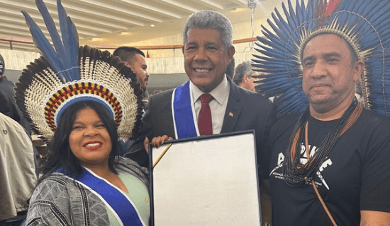 Jerônimo recebe mais alta honraria brasileira