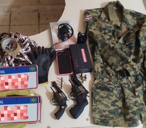 Imagem do post PM prende grupo armado e recupera caminhonete roubada em Olindina