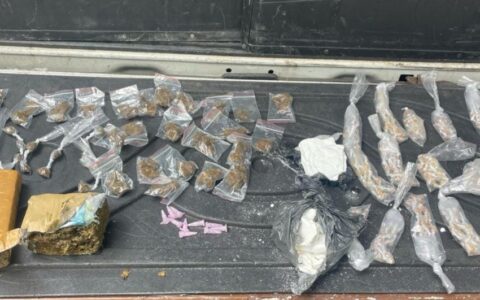 Imagem do post Um homem é preso e um adolescente é apreendido com drogas na Mata Escura