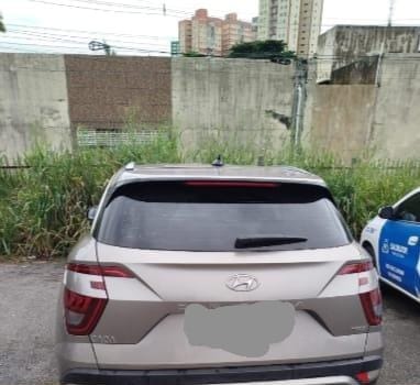 Carro roubado é recuperado pela Polícia em Lauro de Freitas