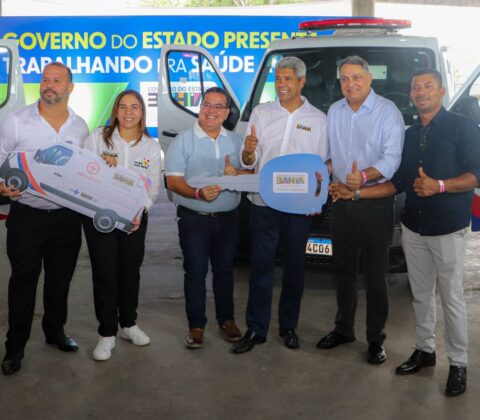 Imagem do post Governo da Bahia entrega ambulância 0 km para Maraú com emenda do deputado Luciano Araujo
