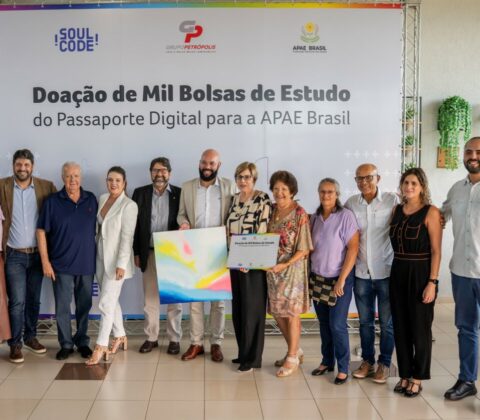 Imagem do post Grupo Petrópolis doa 1.000 bolsas de estudo em tecnologia para familiares de pessoas com deficiência atendidas pela APAE