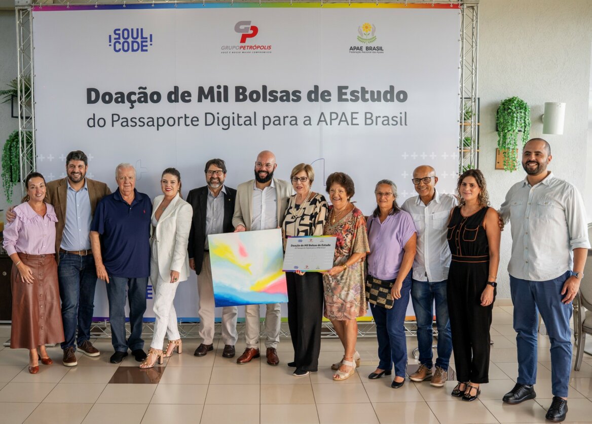 Grupo Petrópolis doa 1.000 bolsas de estudo em tecnologia para familiares de pessoas com deficiência atendidas pela APAE