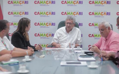 Imagem do post Camaçari alinha com Coelba melhorias nos serviços de energia elétrica