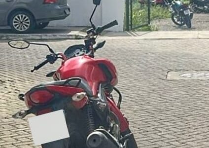 Imagem do post Motocicleta roubada é recuperada pela PM em Feira de Santana