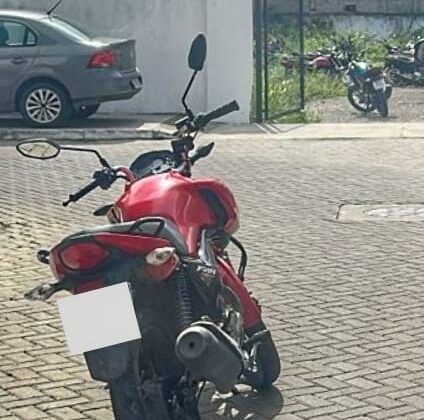 Imagem do post Motocicleta roubada é recuperada pela PM em Feira de Santana