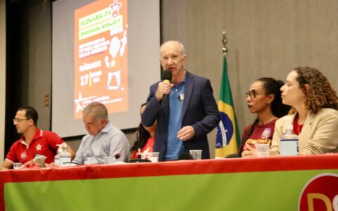 Imagem do post Rui Falcão defende PT mais forte na base e renovação interna durante plenária em Salvador