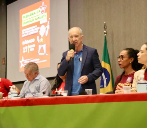 Imagem do post Rui Falcão defende PT mais forte na base e renovação interna durante plenária em Salvador