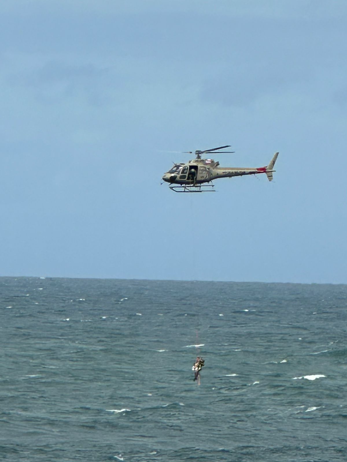 Graer atua no salvamento de dois banhistas na praia da Barra