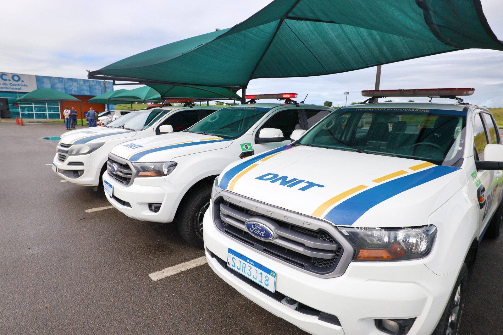 Governo federal e estadual iniciam manutenção emergencial nas BR-324 e BR-116 na Bahia
