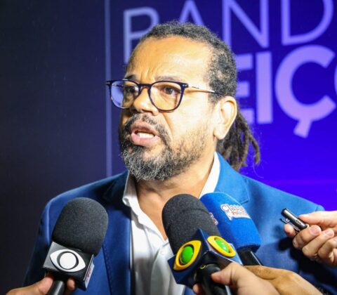 Imagem do post Kleber Rosa critica Bruno Reis por ignorar professores e pagar abaixo do piso nacional